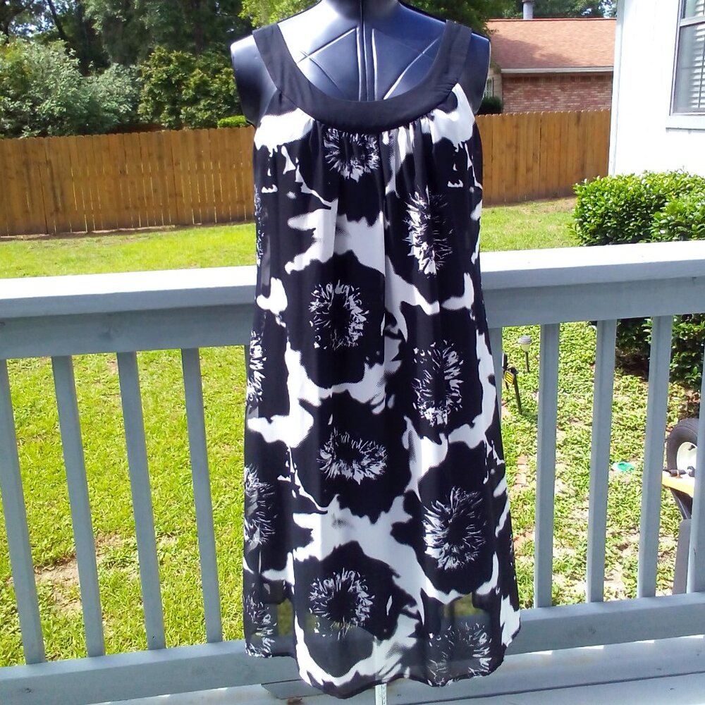 Dressbarn Sleeveless Summer Dress, Size 12, Color Black and White